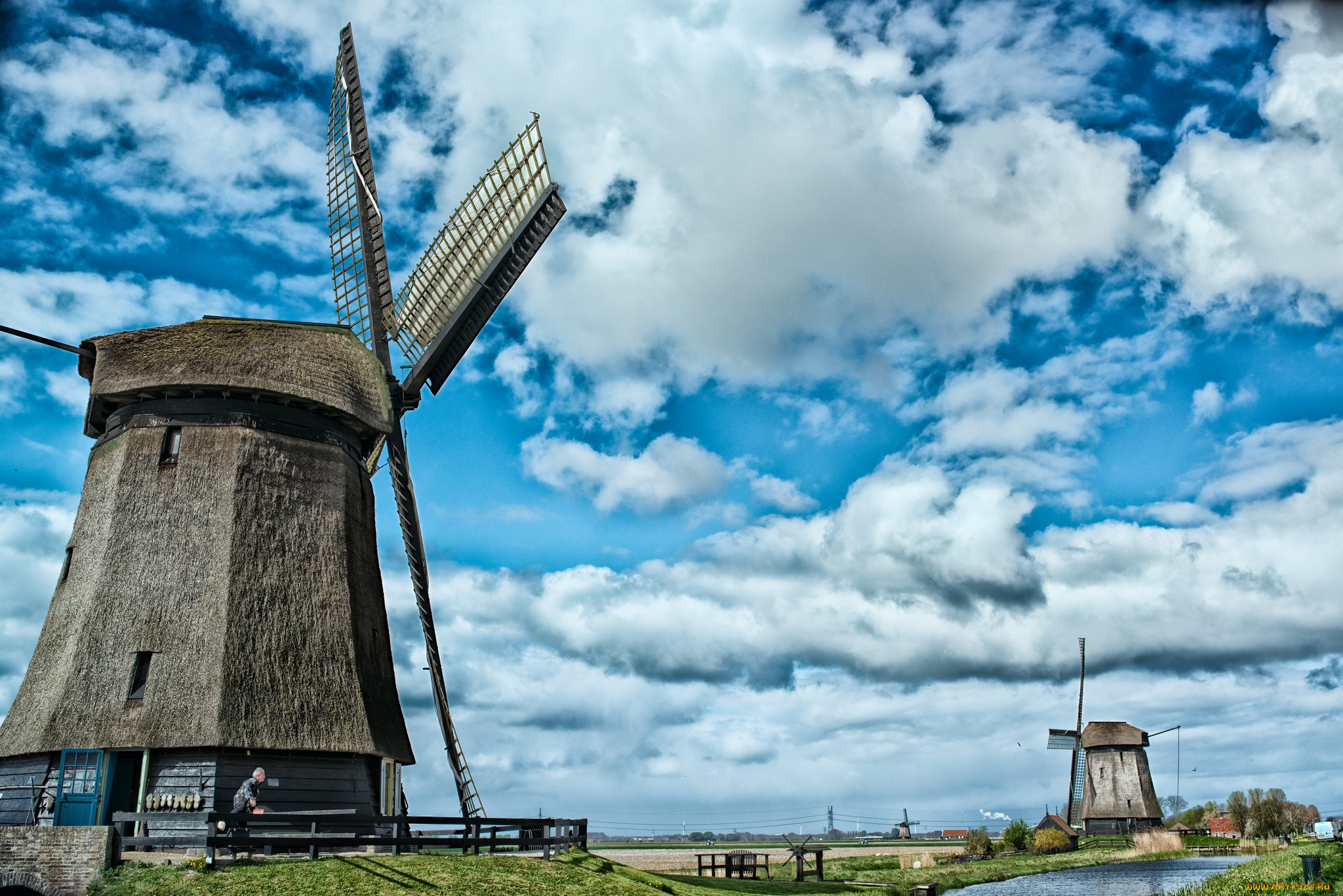 Ветряная мельница вязаный шарф приведенные. Ветряные мельницы в Бельгии. Ветряные мельницы в Голландии в поле. Фотообои мельница.